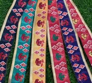 Dentelle imprimée numériquement de qualité export avec impression nette pour l'embellissement des vêtements. - Product Image 1