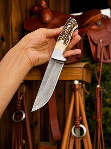 Couteau Skinner artisanal de 9 pouces |   Manche en corne personnalisé et lame fixe haute performance |   Équipement EDC de collection haut de gamme OEM/ODM - Product Image 3