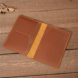 Porta Pasaportes de Cuero Genuino, Cartera Delgada Minimalista, Estuche de Viaje de 7 Pulgadas para Pasaporte sin Cierre - Product Image 5