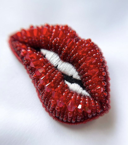 Broche décorative de luxe brodée de perles, inspirée des fleurs, faite à la main, en toile de coton écologique, pour la mariée et les invités - Product Image 1