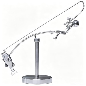 Escultura Cinética de Metal Hecha a Mano, Diseño Pescador, Plateado/Cromado, Ecológica, para Instalación en Mesa, Venta al Por Mayor desde India - Product Image 1
