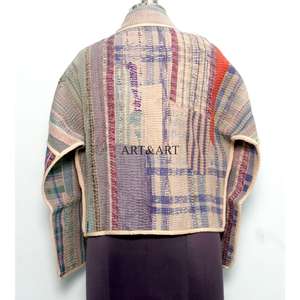 Veste courte réversible en coton 100% Kantha vintage faite à la main, vêtements pour femmes d'artisanat indien pour le printemps et l'automne - Product Image 5