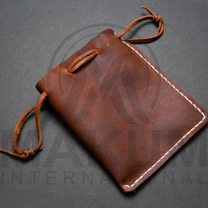 Sac à dés en cuir véritable personnalisé avec cordon de serrage et pochette de rangement pour dés et accessoires - Product Image 2