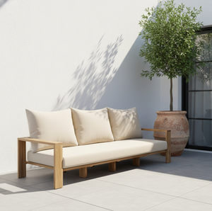 Canapé d'extérieur polyvalent Luci 2 places, structure en bois massif, résistant aux intempéries, mousse haute densité, idéal pour terrasse de complexe de luxe - Product Image 2