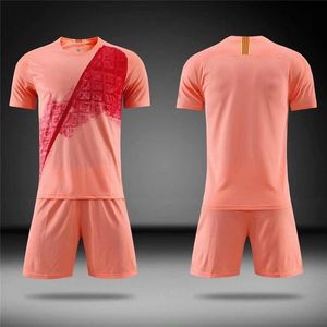 Venta al por mayor de camisetas de fútbol de alta calidad con MOQ bajo, uniformes de fútbol personalizados para venta en línea a precio asequible. - Product Image 2