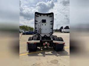 Camion tracteur poids lourd commercial 6x4 avec cabine couchette, moteur diesel, pour transport de marchandises et logistique - Product Image 5