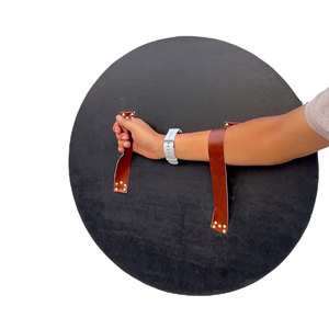 Escudo Redondo Vikingo de Madera Resistente, Artesanía Nórdica Tradicional Hecha a Mano para Accesorios de Disfraces y Colección - Product Image 2
