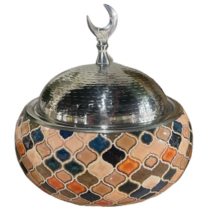 Casserole ronde en bois haut de gamme avec couvercle en verre décoré de motifs Meena, fabriquée avec art, idéale pour les mariages, les hôtels et le service de repas. - Product Image 1