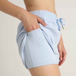 Fabricant sur mesure proposant des shorts de sublimation pour femmes avec logo personnalisé pour les commandes en gros et les exportateurs internationaux. - Product Image 6