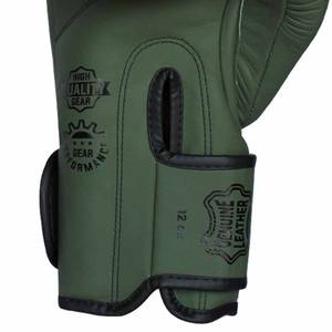 Gants de boxe Blaster personnalisés de qualité supérieure en cuir de vachette métallisé, anti-humidité, durables, pour compétition adulte, avec prise en main optimale - Product Image 6