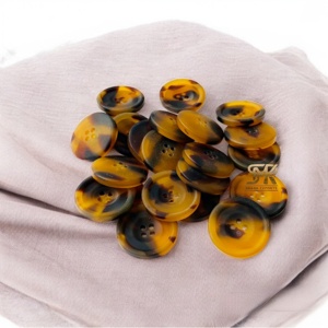 Boutons en corne de buffle sélectionnés par des tailleurs, 4 trous, ronds, polis, pour chemises, manteaux, vêtements, couture et artisanat de mode - Product Image 5