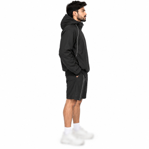 Ensemble de survêtement pour homme en nylon épais noir, coupe-vent avec capuche et fermeture éclair, et short cargo, avec passepoil réfléchissant, Vente en gros OEM - Product Image 4