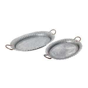 Ensemble de plateaux ovales en métal galvanisé avec bords festonnés et poignées en cuivre, style vintage, pour service et décoration de ferme - Product Image 1