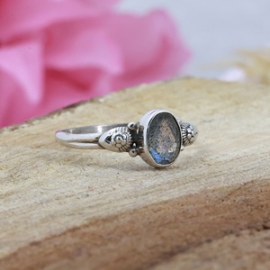 Bague en argent sterling 925 avec pierre précieuse labradorite naturelle chatoyante, style bohème floral, faite à la main, pour femme, vente en gros - Product Image 6