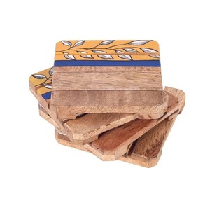 Sous-verres carrés en bois faits à la main, design moderne, antidérapants, écologiques, durables, résistants à la chaleur, napperons de table, artisanat Curio, diamètre 10 cm - Product Image 1