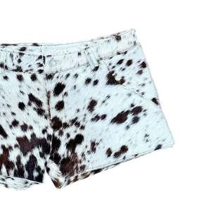 Pantalones cortos de cuero genuino con estampado de vaca para mujer, estilo western, moda urbana - Product Image 3