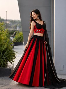 Ensemble Lehenga Rouge et Noir Navratri avec Broderie Miroir, en Coton à Séchage Rapide, Blouse Ethnique Moderne et Dupatta – Robe de Festival pour Femme - Product Image 1