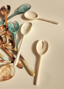 Cuillères en résine les plus vendues et les plus populaires avec finition fumée oxydée, ustensiles rustiques faits à la main pour la salle à manger, la cuisine et le service décoratif. - Product Image 2