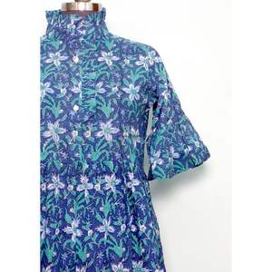 Vestido largo de verano para mujer con estampado floral digital, manga acampanada, cuello redondo, formal, lavable, de algodón suave, con botones y cintura natural. - Product Image 2