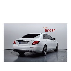 Mercedes-Benz Classe E E300 4MATIC Avantgarde Modèle avril 2019 102 898 km Boîte automatique Sièges en cuir Caméra arrière Gauche - Product Image 2