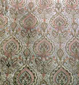 Tissu à broder pour vêtements et décoration intérieure - Product Image 1