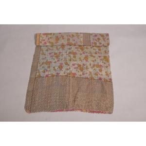 Colcha Kantha india vintage de algodón estampado, hecha a mano, lavable, reversible, tipo Gudri, para decoración del hogar y sofá. - Product Image 4