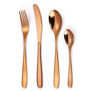 Juego de cubiertos de lujo con mango rojo y estilo moderno y audaz para mesas de comedor de alta gama, regalos de hostelería y presentaciones elegantes. - Product Image 4