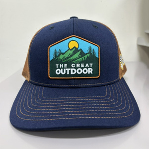 Casquette de camionneur brodée The Great Outdoor, panneau en maille bleue, réglable, unisexe, 6 panneaux, style décontracté pour l'extérieur - Product Image 1