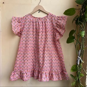 Haut d'été pour femme imprimé à la main, chemisier décontracté en coton à motifs floraux avec broderie, haut court fait main à prix d'usine - Product Image 1