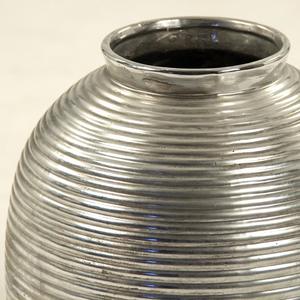 Jarrón de Metal Contemporáneo para Arreglos Florales, Adorno Interior Premium para el Hogar y la Oficina - Product Image 4