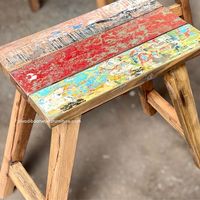 Tabouret rustique artisanal confortable, design carré avec espace, en teck recyclé couleur naturelle, pour l'extérieur, le jardin et la maison