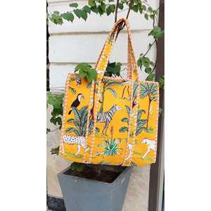 Sac fourre-tout en coton matelassé indien fait main. Sac fourre-tout personnalisable Quince Life Jungle Joy Jaune - Product Image 2