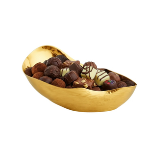 Bol de service en métal martelé doré au design classique, élégant récipient à bonbons et à noix pour les occasions festives et la décoration élégante de la maison - Product Image 2