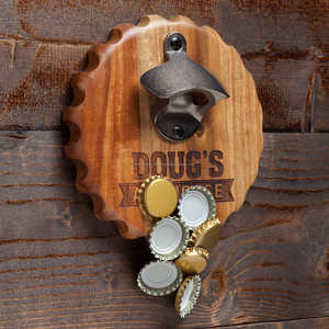 Abrebotellas moderno con mango de madera y abridor chapado en oro Accesorio de barman de calidad premium Diseño elegante y duradero - Product Image 3