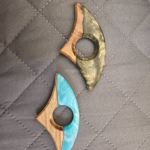 Premium Wooden Resin Thumb <b>Bookmark</b> Page Holder Manufacturer - Product Image 4