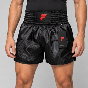 Shorts de Muay Thai performants, fabriqués avec des matériaux respirants assurant confort, flexibilité et durabilité. - Product Image 4