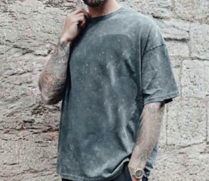 Camiseta Gráfica con Efecto Desgastado para Hombre - Estilo Urbano Holgado - Mezcla de Algodón Transpirable - Estilo Urbano Icónico - Product Image 2