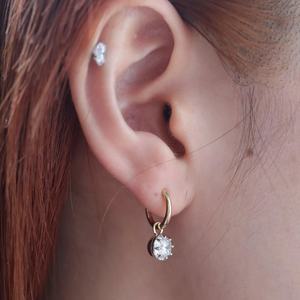 Pendientes de Aro Modernos con Moissanita de Corte Redondo de 1 Quilate, Plata de Ley 925 con Baño de Rodio, Joyería Nupcial, Regalo para Mujer - Product Image 4