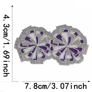 Écusson brodé personnalisé de haute qualité avec logo, style cœur et fleur, en tissu sergé écologique, thermocollant ou à coudre pour vêtements - Product Image 1