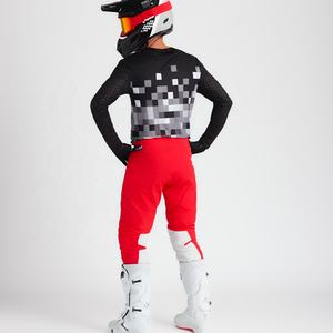 Combinaisons de course de motocross avec marque personnalisée Matériau léger et respirant Parfait pour les pilotes tout-terrain et professionnels - Product Image 2