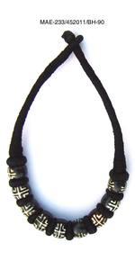 Collier bohème en perles d'os avec pendentif à pompon, chaîne multicolore en perles d'os, bijoux unisexes au meilleur prix de gros - Product Image 3