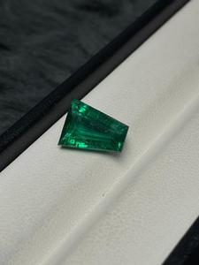 Émeraude naturelle de Zambie, pierre précieuse verte authentique de qualité supérieure pour la fabrication de bijoux - Product Image 2