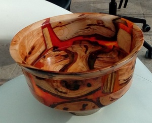 Cuenco Decorativo Hecho a Mano de Resina Epoxi Libre de BPA y Madera de Acacia que Combina la Artesanía Tradicional con el Diseño Moderno - Product Image 1