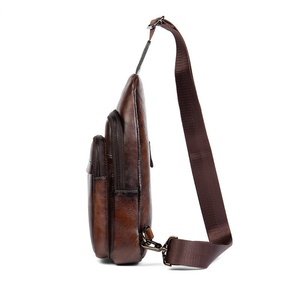 Nouveau sac de poitrine extérieur en cuir imperméable personnalisé avec fermeture à boucle, léger et à prix abordable, sac bandoulière en cuir pour l'extérieur - Product Image 2