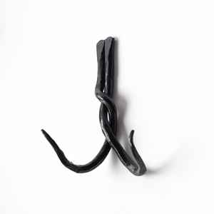 Crochet mural double en fer forgé classique, organisateur de rangement robuste en métal pour manteaux, sacs, écharpes, clés, serviettes, chambre et salle de bain - Product Image 1