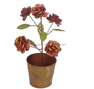 หม้อเหล็กหลายแผ่นพร้อมหม้อดีไซน์แบบโลหะสำหรับพืชกลางแจ้งในร่มคริสต์มาสสีธรรมชาติขายส่ง - Product Image 1