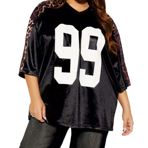 Maillot de football américain noir premium pour femme 2026, en polyester brillant avec empiècements léopard en maille, col en V, style streetwear, avec numéro, commande en gros - Product Image 3