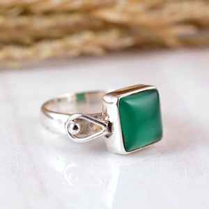 Handmade 925 Sterling Silver Green Onyx Bezel Set Adjustable <b>Split</b>-Shank Boho <b>Ring</b> for Unisex Wedding & Party - Product Image 2