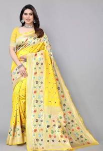 Sari de Seda Amarillo con Bordado Floral, Traje Tradicional Indio para Bodas, para Mujer, Largo hasta el Suelo, Corte Regular - Product Image 1