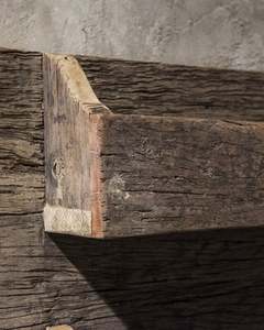 Étagère murale rustique en bois à double niveau, faite à la main, pour organiser les articles divers du salon - Product Image 5